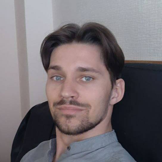 Антон Смирнов