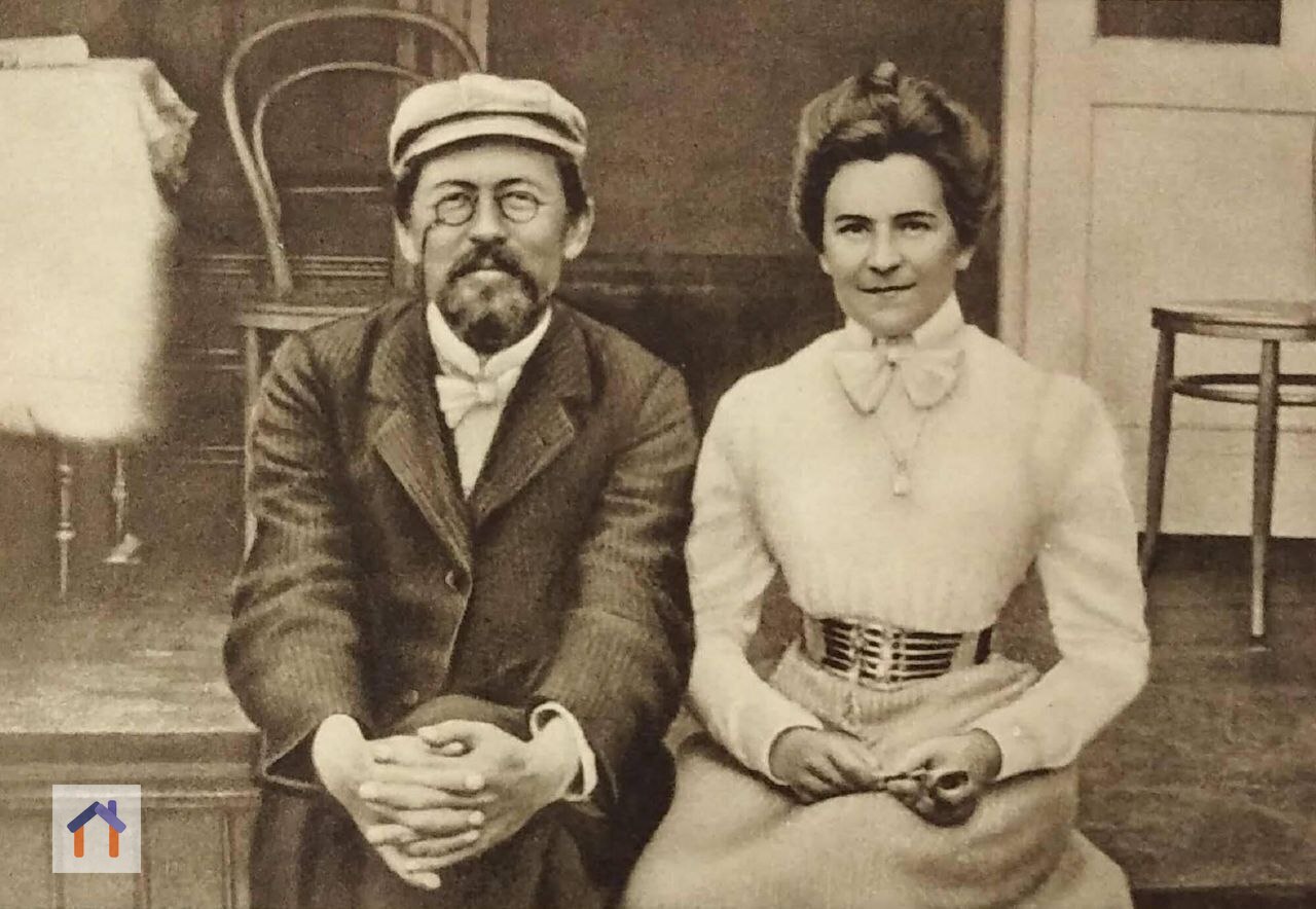 Целую тебя, а если ты ведешь себя хорошо, то и обнимаю.
К приезду моему ты обязана пополнеть и стать пухлой.
А. П. Чехов, из письма супруге, 1902 г. | Сетка — социальная сеть от hh.ru