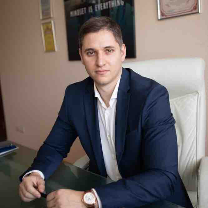 Feliks Mamrov | Сетка — социальная сеть от hh.ru