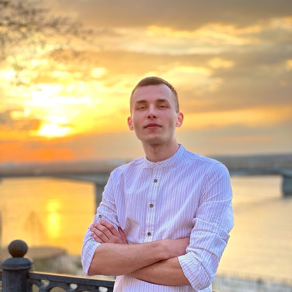 Максим Степанов