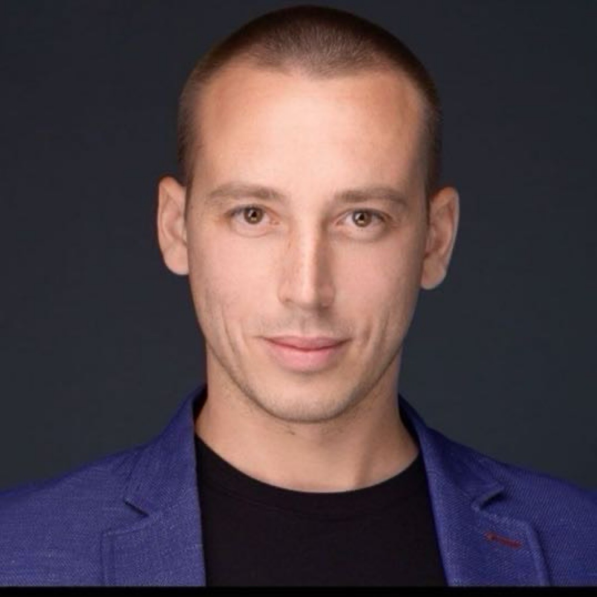Максим Власов