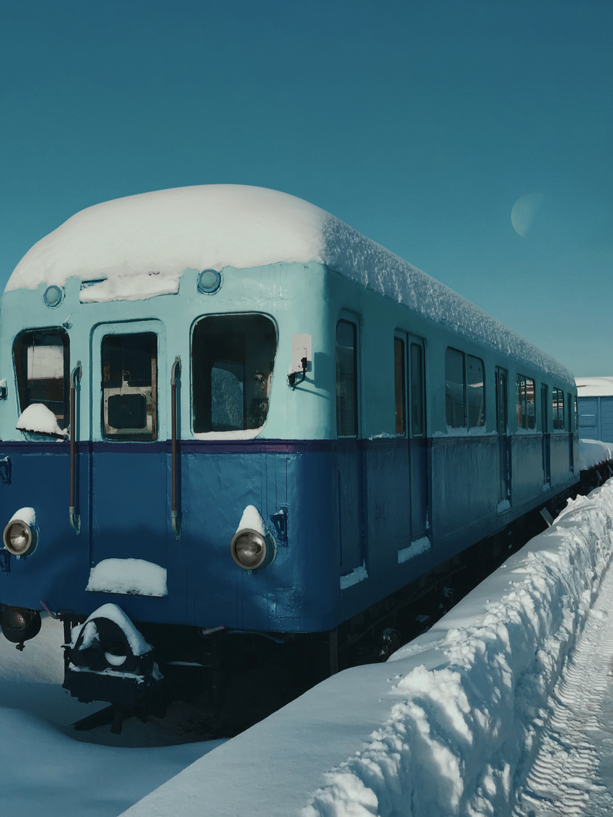 Retro blue, пожалуй занимает лидирующее место среди моих любимых цветов. А какие у вас любимые цвета? | Сетка — социальная сеть от hh.ru
