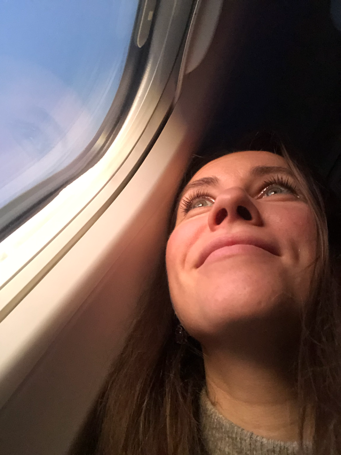 😇😱✈️Азбука вежливости.
Так называется одна из моих любимых детских книг. Как понятно из названия, там учат говорить добрые слова окружающим. Всем советую почитать, она очень милая | Сетка — социальная сеть от hh.ru