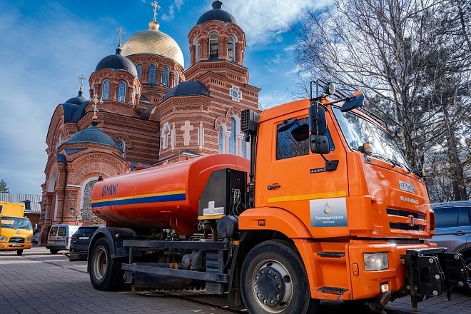💧 В дни православного праздника Крещения предприятия «Росводоканала» обеспечат водой храмы
Подвоз воды в городские храмы и церкви будет организован водоканалами Архангельска, Барнаула, Воронежа, Красн... | Сетка — социальная сеть от hh.ru