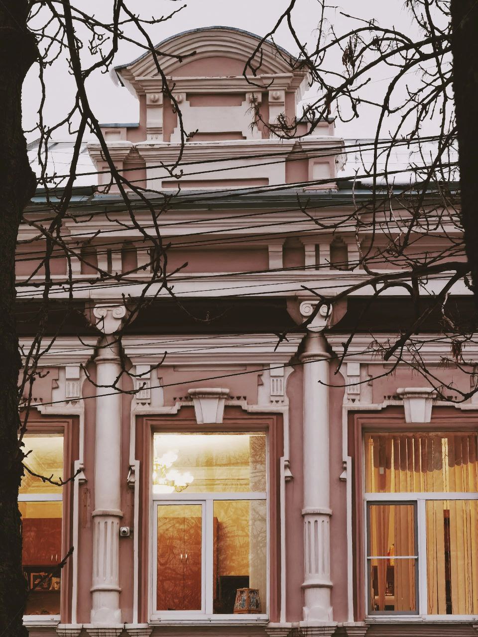 Архитектура Ставрополя
Фото: @wladafotoserdechno
@stavropolyevibe | Сетка — социальная сеть от hh.ru