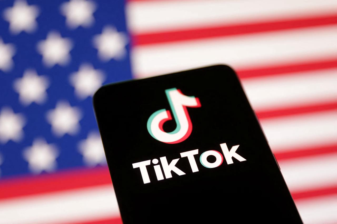 #Антон Верховный суд США поддержал закон о блокировке TikTok на территории страны, который вступает в силу 19 января. После этого магазины приложений будут обязаны удалить TikTok из своих каталогов | Сетка — социальная сеть от hh.ru