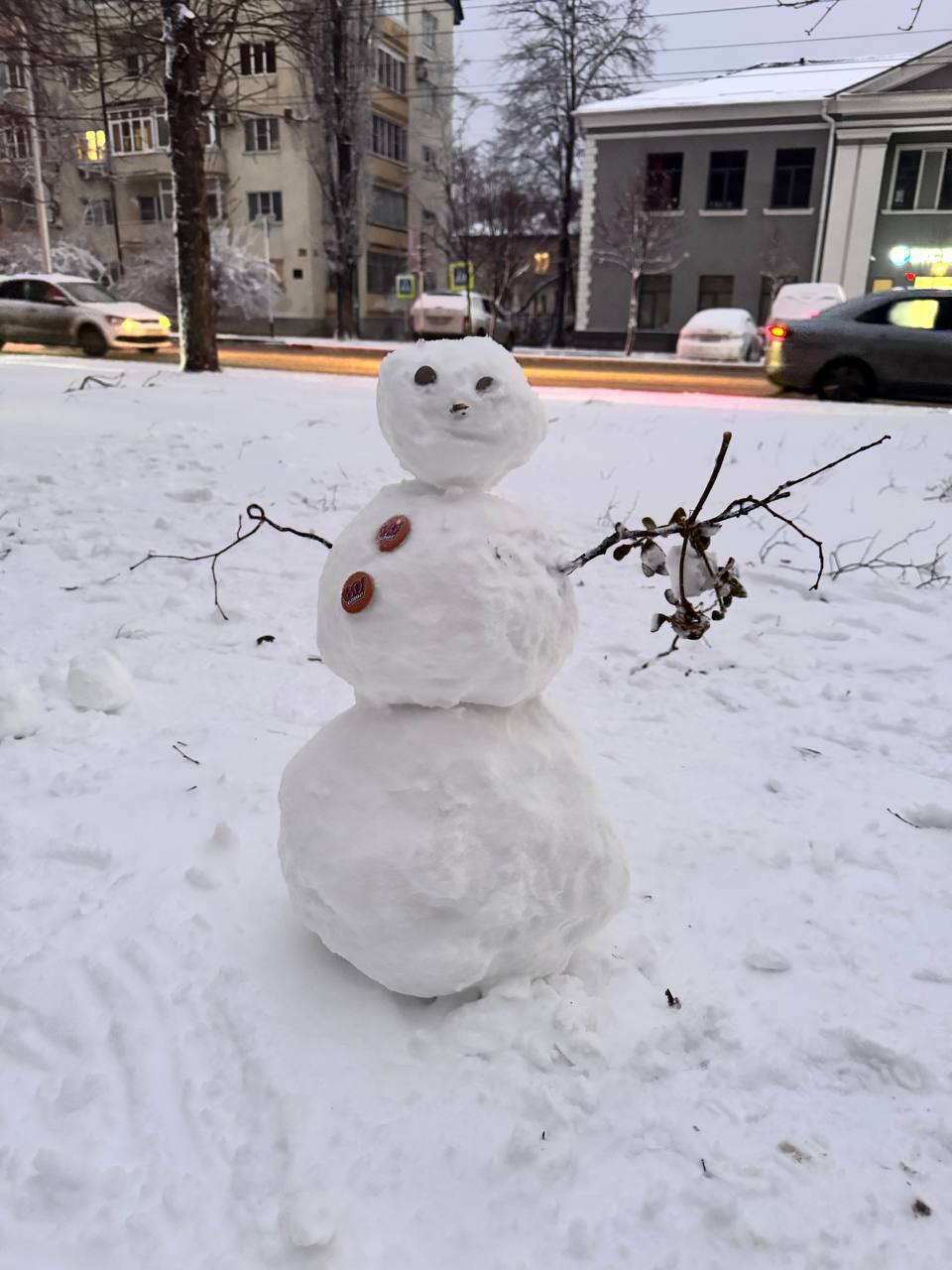 Снеговик на Дзержинского
📸От подписчицы
@stavropolyevibe | Сетка — социальная сеть от hh.ru