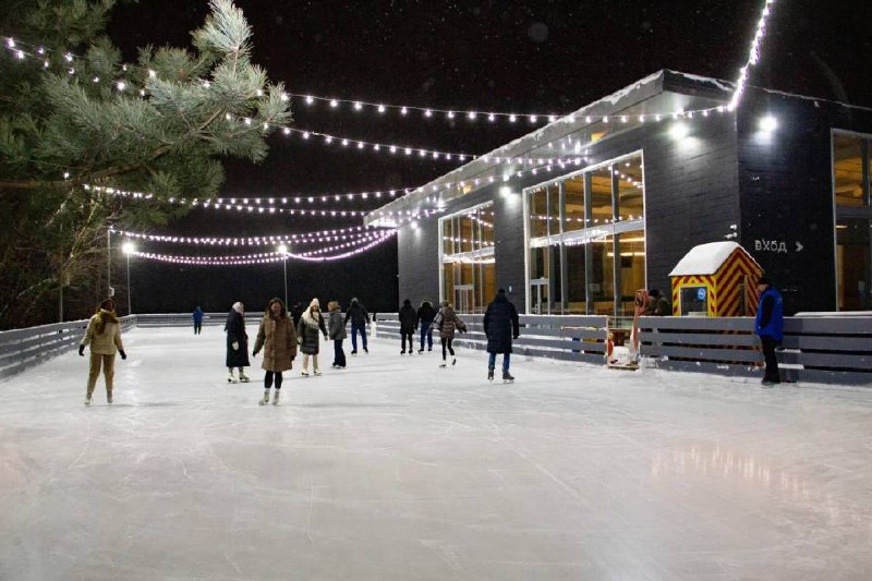 ⛸️В парке «Сказка» вход на каток по будням бесплатный
Вход бесплатный в будние дни, в выходные и праздники - 500₽. Можно со своими коньками или взять в прокат - 400₽+залог 1000₽
Подробности
📍ул | Сетка — социальная сеть от hh.ru