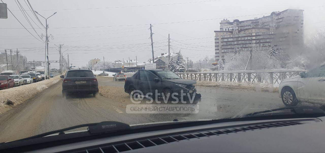 Дтп на Доваторцев
Район южного рынка
📸 @stvstv
@stavropolyevibe | Сетка — социальная сеть от hh.ru