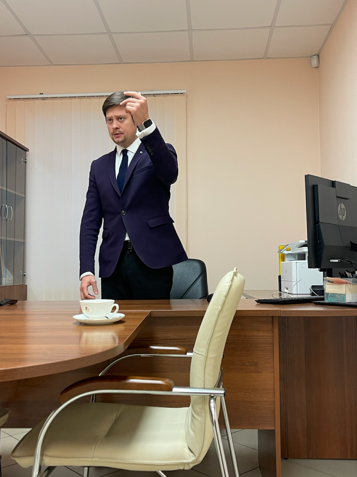 10 ПРИЧИН, ПОЧЕМУ Я ПЛОХОЙ РУКОВОДИТЕЛЬ:
1. Спрашиваю мнение подчиненных только если сам неуверен;
2 | Сетка — социальная сеть от hh.ru