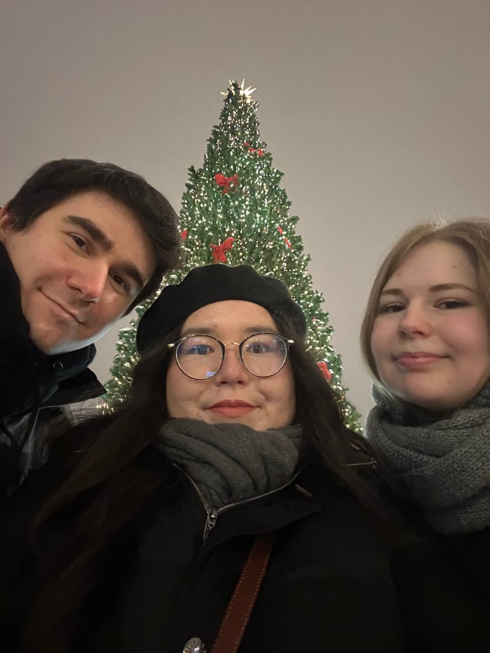 Последний новогодний пост…
Доброго понедельника,
ULTRA besties!
Как настроение?
Сегодня мы возобновляем наши рубрики в ТГ после новогодних каникул, поэтому решили сделать такой «завершающий Christmas ... | Сетка — социальная сеть от hh.ru