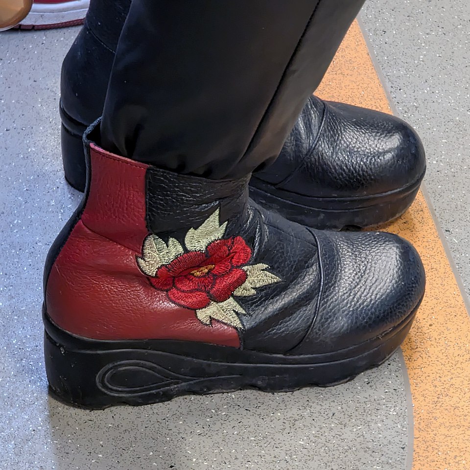 Давно ЦВЕТОЧКОВ не было | Сетка — социальная сеть от hh.ru