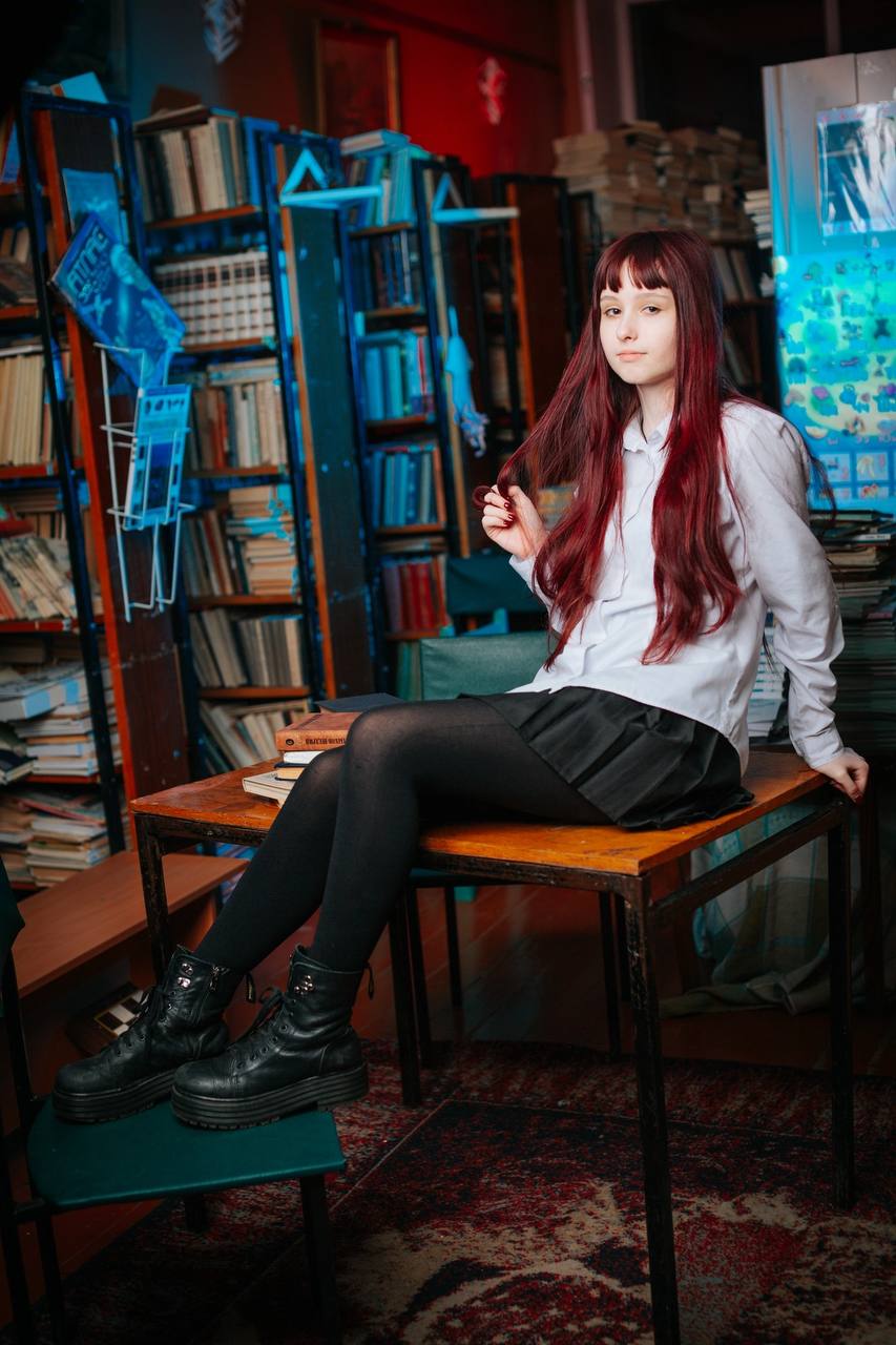 Фотосессия на выпускные альбомы во Владимире и Владимирской области ❤️
Наглядный пример, что даже в самой обычной школе можно сделать яркие и креативные фотографии 🔥
Если вы сомневаетесь по поводу съё... | Сетка — социальная сеть от hh.ru