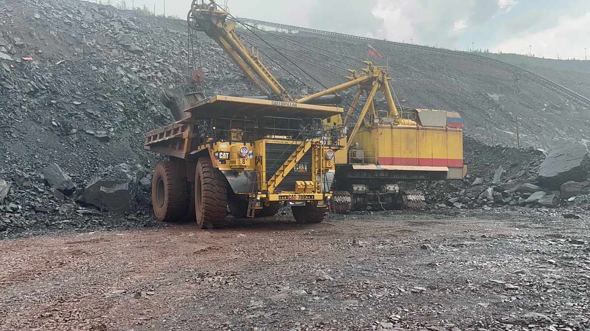 Денис Свинарев