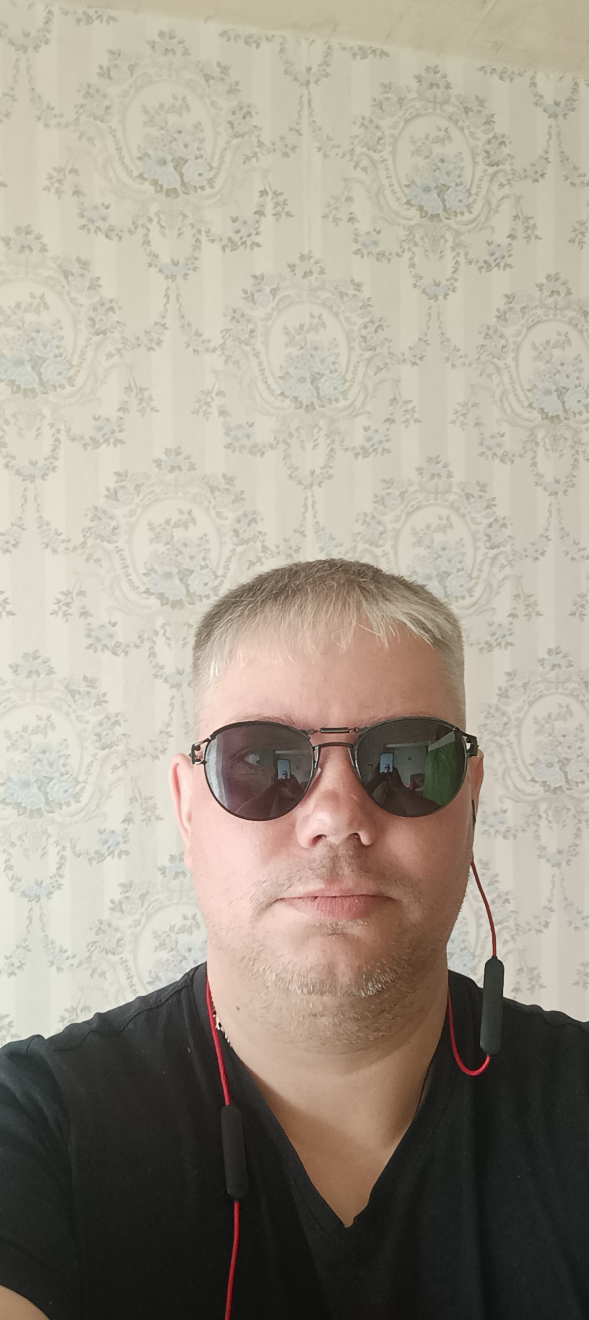 Утро. Не понятно, отдохнул ли я, или нет.
Помню, что до четырех часов утра смотрел фильмы, потом уснул | Сетка — социальная сеть от hh.ru