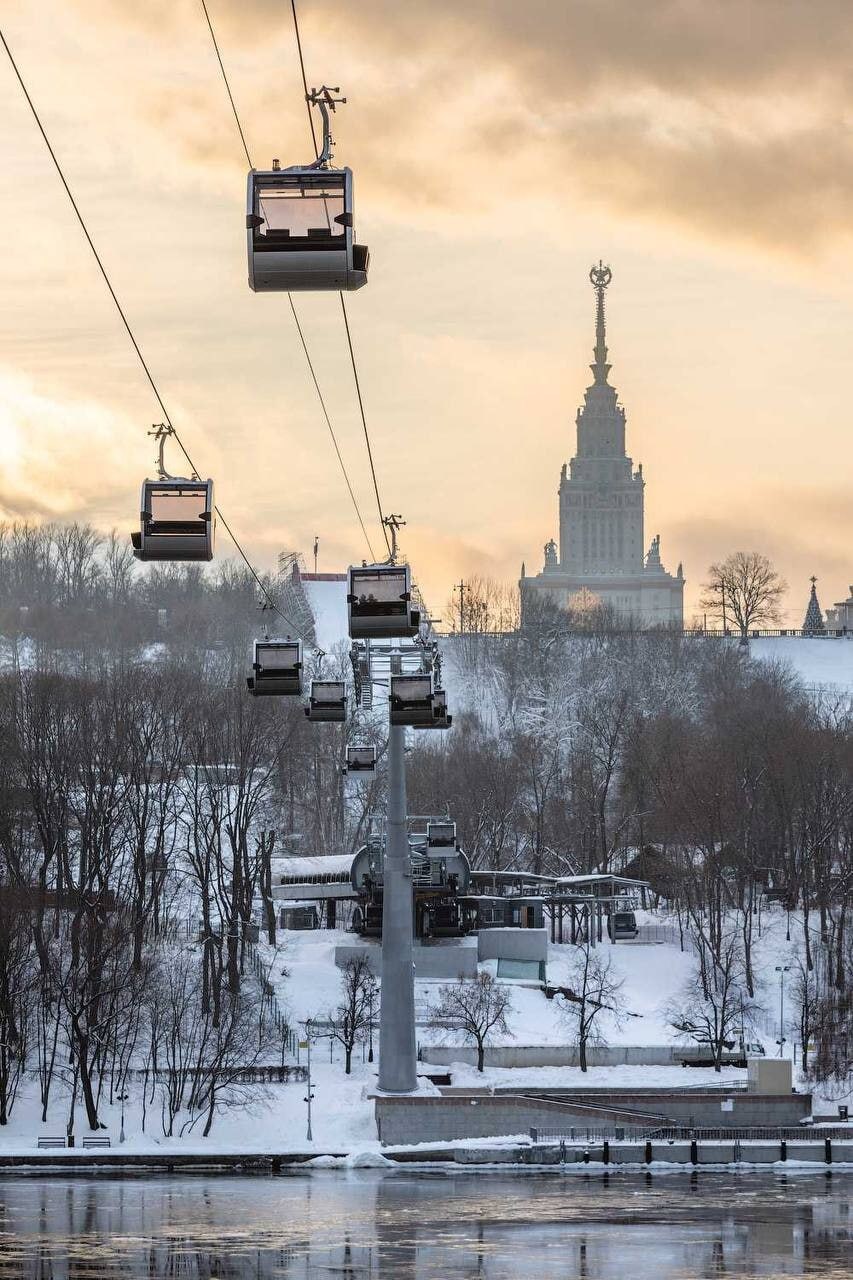 🚠Бесплатно прокатиться на канатной дороге и горных лыжах в Воробьевых горах
25 января Московская канатная дорога подарит бесплатный проезд всем Татьянам | Сетка — социальная сеть от hh.ru