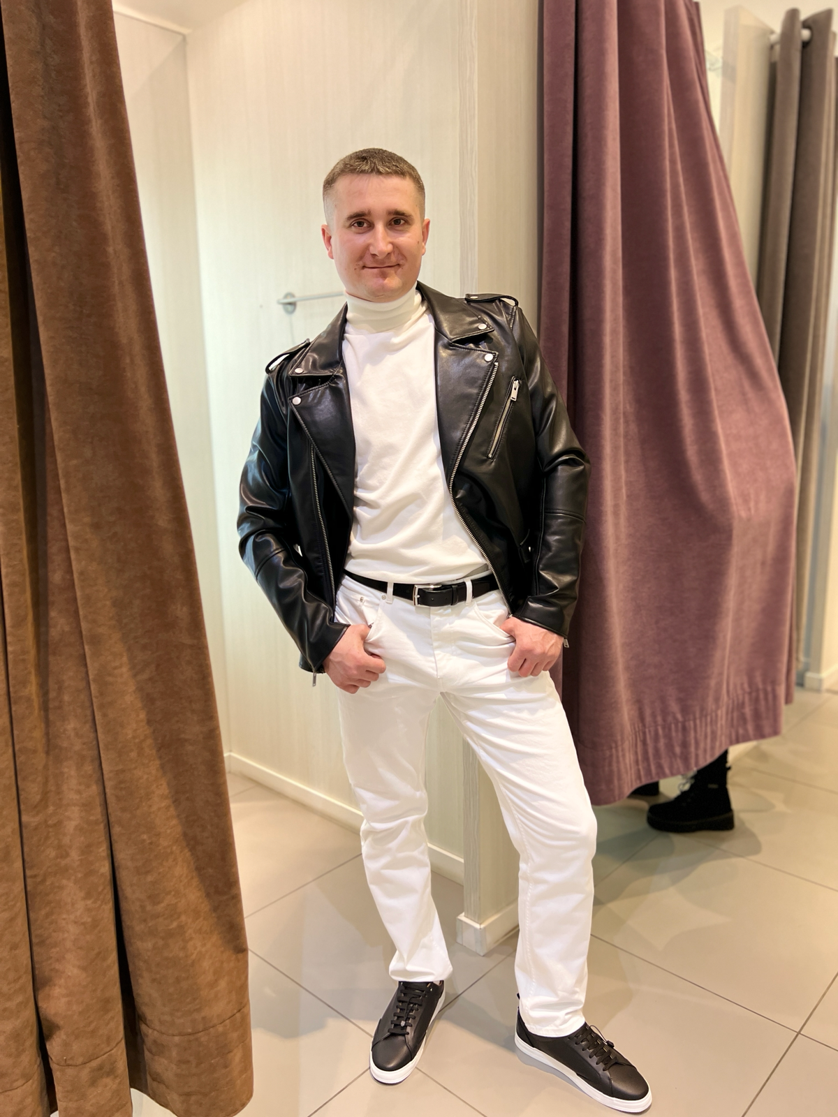 Мужской шопинг  
🛍 Сергей обратился ко мне с пожеланиями полностью обновить гардероб | Сетка — социальная сеть от hh.ru