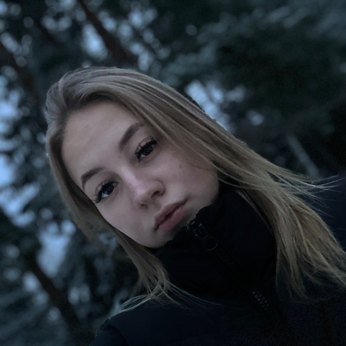 Яна Комзарова