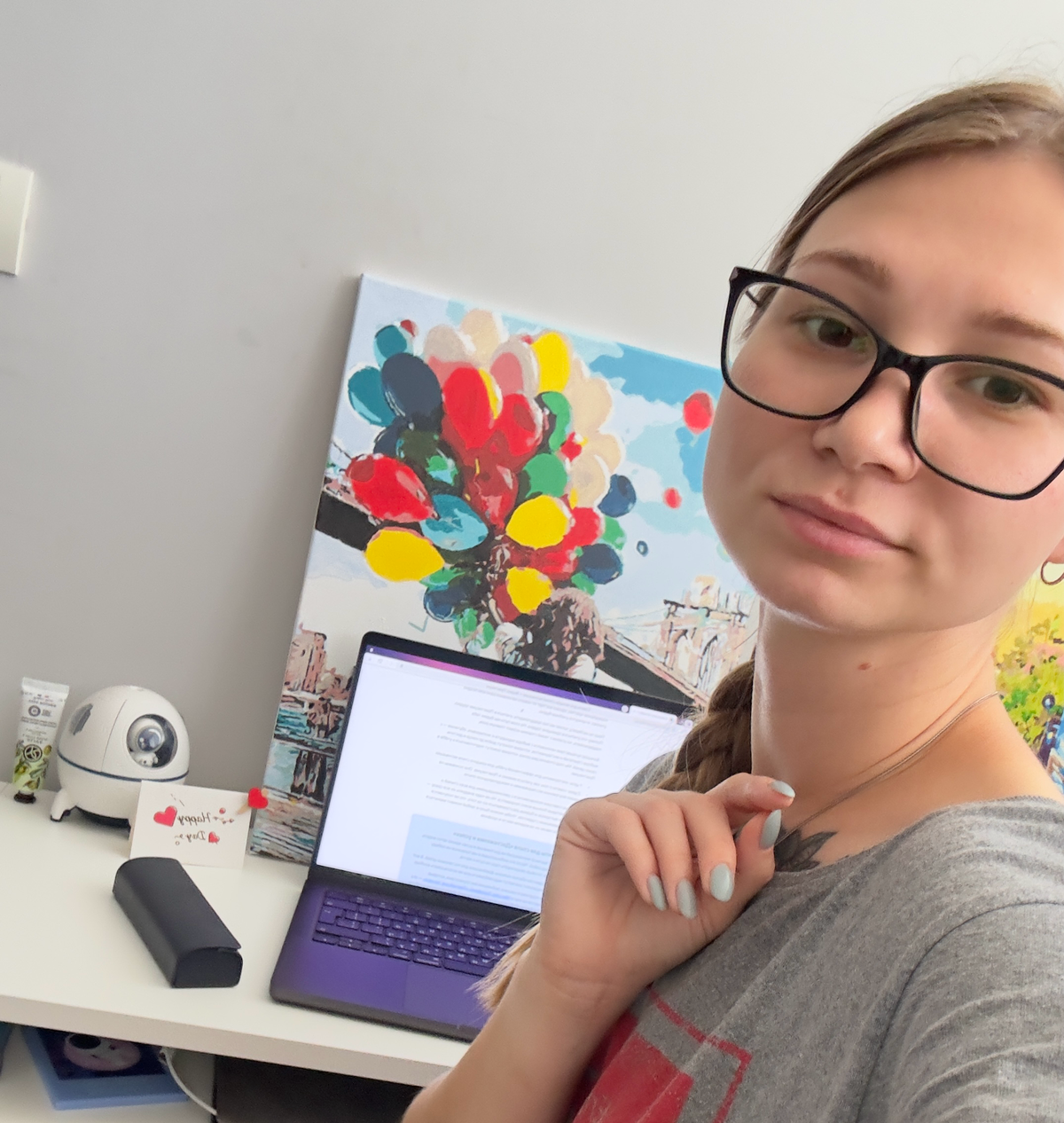 Немного обо мне 👩🏼‍💻
У меня техническое образование. Я писала программы для оборудования с ЧПУ на G-коде и рисовала 3D-модели в Компасе с помощью Паскаля | Сетка — социальная сеть от hh.ru