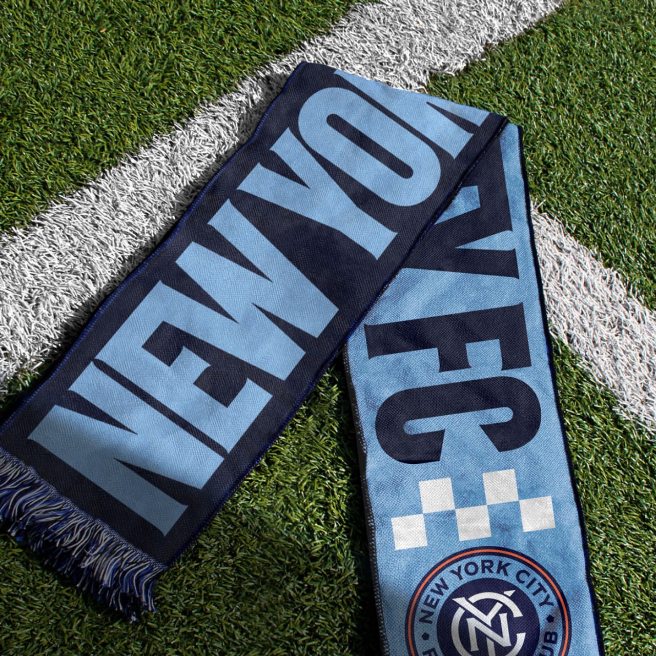 New York City FC представил обновлённую айдентику, разработанную бруклинской студией Gretel
Cтудия разработала визуальную и вербальную идентичность, отражающую неустанную энергию и эклектичный дух гор... | Сетка — социальная сеть от hh.ru