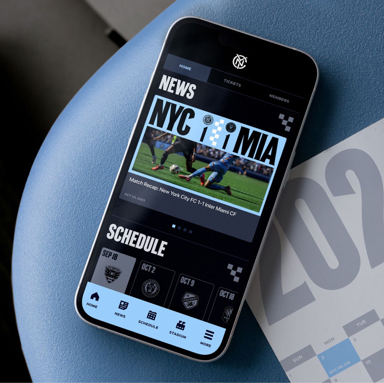New York City FC представил обновлённую айдентику, разработанную бруклинской студией Gretel
Cтудия разработала визуальную и вербальную идентичность, отражающую неустанную энергию и эклектичный дух гор... | Сетка — социальная сеть от hh.ru