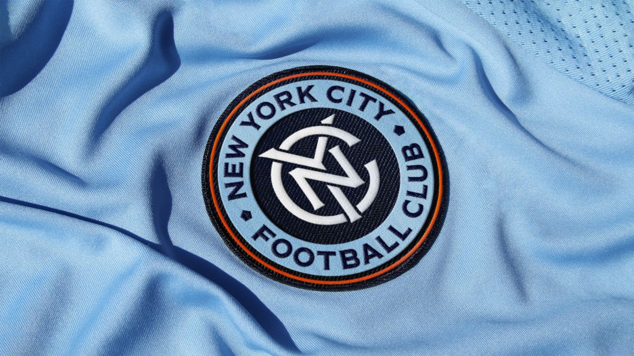 New York City FC представил обновлённую айдентику, разработанную бруклинской студией Gretel
Cтудия разработала визуальную и вербальную идентичность, отражающую неустанную энергию и эклектичный дух гор... | Сетка — социальная сеть от hh.ru