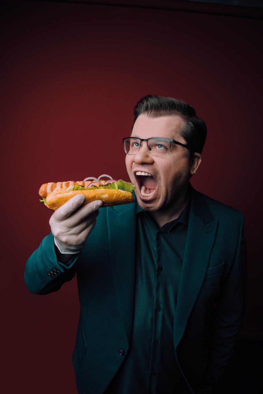 🌭Гарик Харламов угостит хот-догами в честь открытия кафе на Даниловском рынке на Новой Риге
25 января 16:00-18:00
Вас ждет:
▫️Дегустация фирменных хот-догов и освежающих напитков | Сетка — социальная сеть от hh.ru