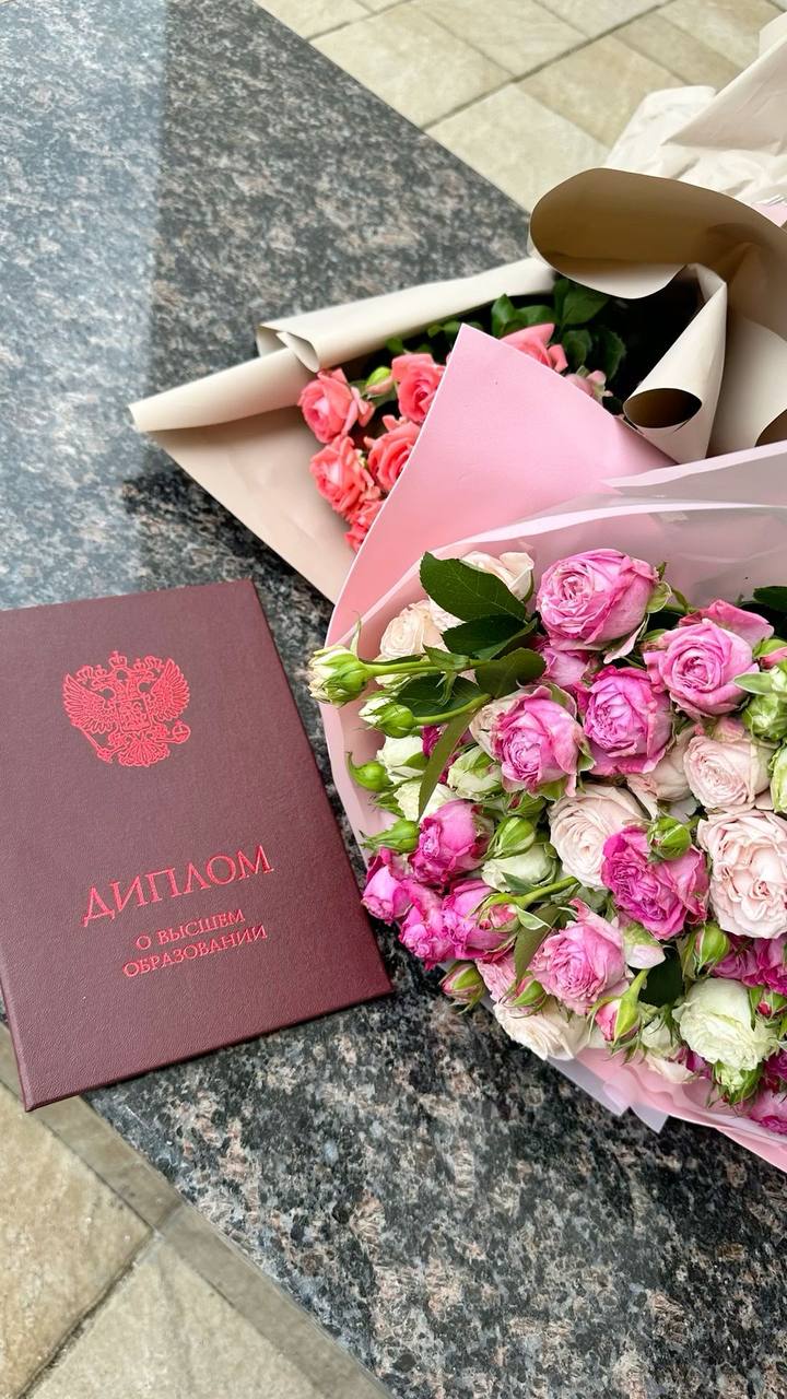 👨🏻‍🎓Сегодня отмечается Тaтьянин дeнь — Дeнь poccийcкoгo cтудeнчecтвa
Поздравляем!🎉
Напоминаем:
▫️В какие музеи ВДНХ можно сходить сегодня бесплатно студентам и Татьянам
▫️Где бесплатно покататься на к... | Сетка — социальная сеть от hh.ru