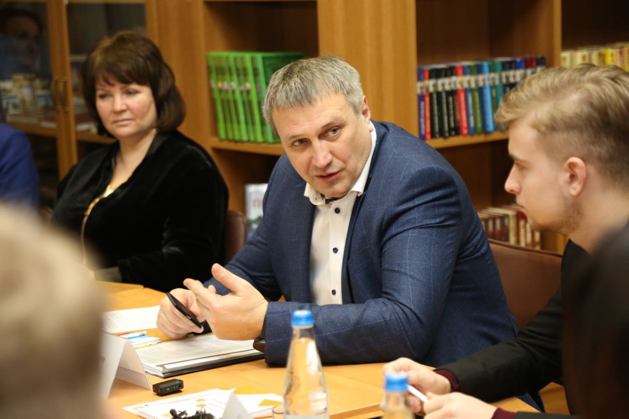 Накануне Дня студента встречался с нашей молодежью – представителями Ассоциации Региональной Молодежи и студентами вузов. Немного расскажу про личные впечатления | Сетка — социальная сеть от hh.ru