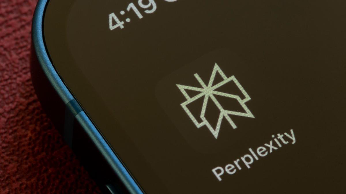 твой смартфон теперь под управлением ии: perplexity выпустили assistant — приложение для андроид, которое может вызывать uber, добавлять встречи в google календарь и выполнять другие задачи за тебя | Сетка — социальная сеть от hh.ru
