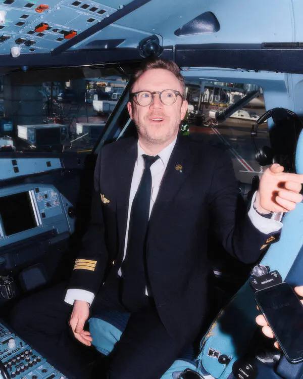 Дирижер и пилот в Air France в одном лице. Почему бы и да?
Увидела у моей LinkedInBestie Полины рекомендацию статьи про мужчину, который совмещает музыкальную карьеру и авиацию | Сетка — социальная сеть от hh.ru