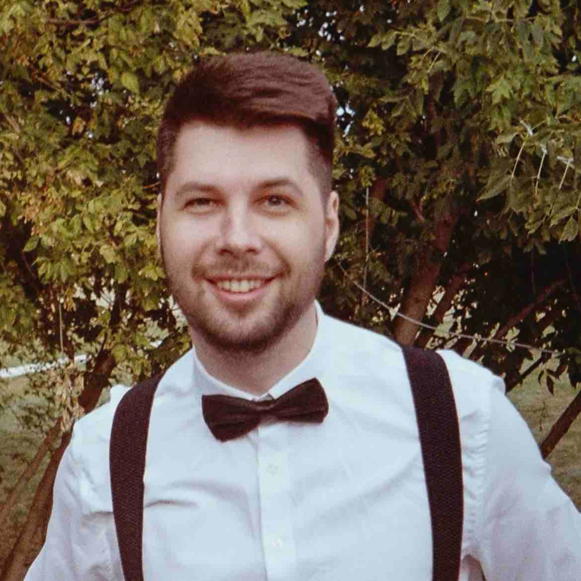 Антон Андреев