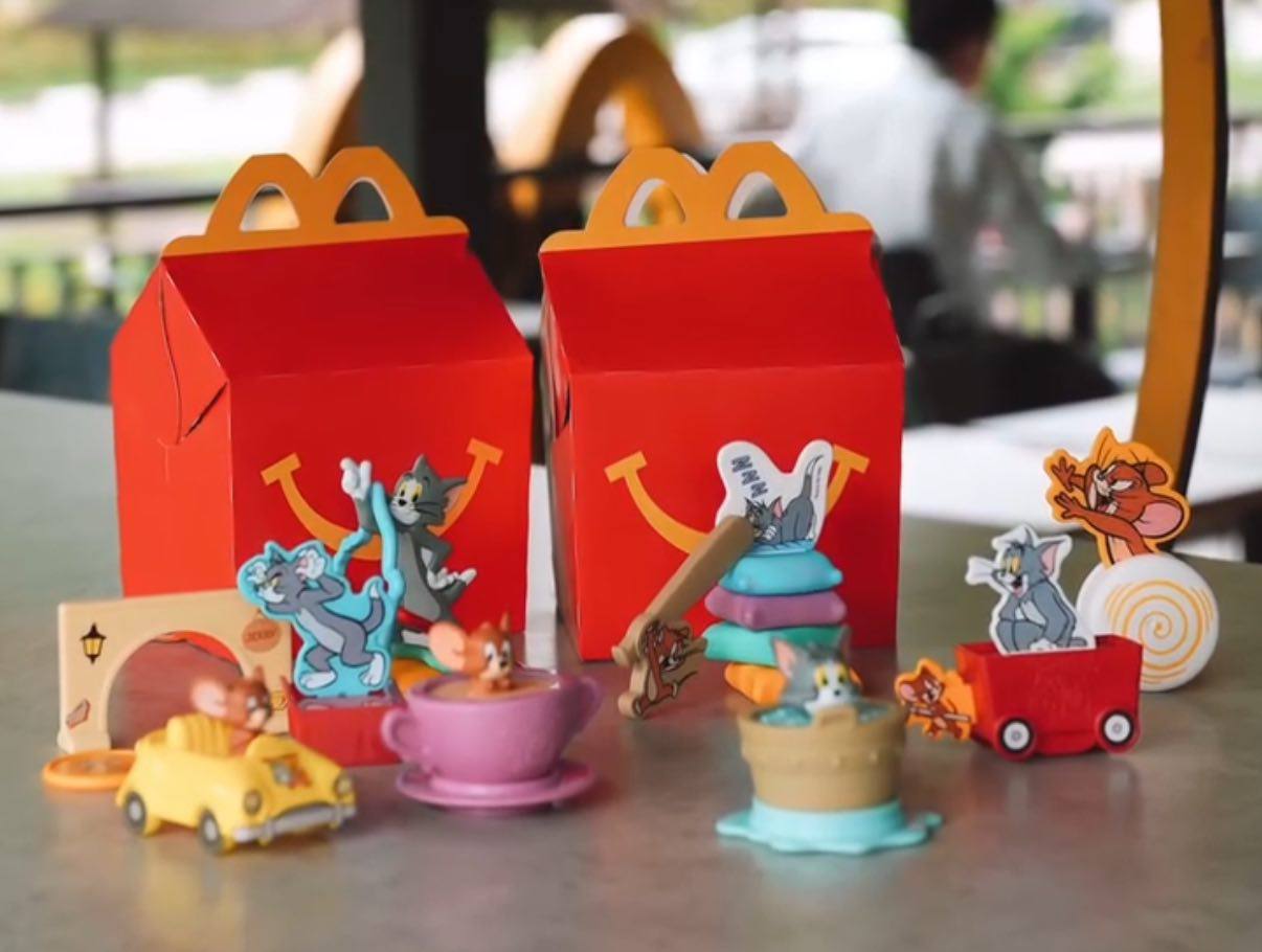 Ооо, сингапурский McDonald’s выпустит Happy Meal по легендарному мульту Том и Джерри 😱 Причем будет несколько дропов игрушек с 22 января по 19 февраля.
Выезжаю 🚙
🍕 зумеры любят пиццу | Сетка — социальная сеть от hh.ru