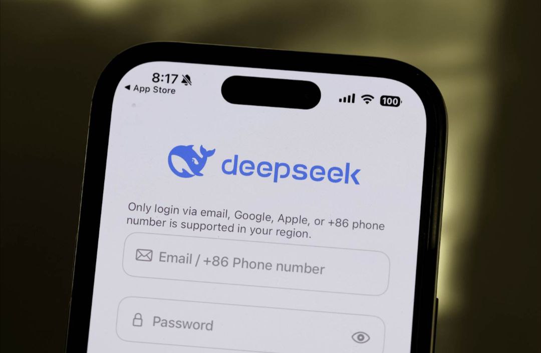 DeepSeek под хакерской атакой
Согласно сообщениям от Reuters и CNBC, китайский стартап в области искусственного интеллекта DeepSeek временно ограничил регистрацию новых пользователей после масштабной ... | Сетка — социальная сеть от hh.ru