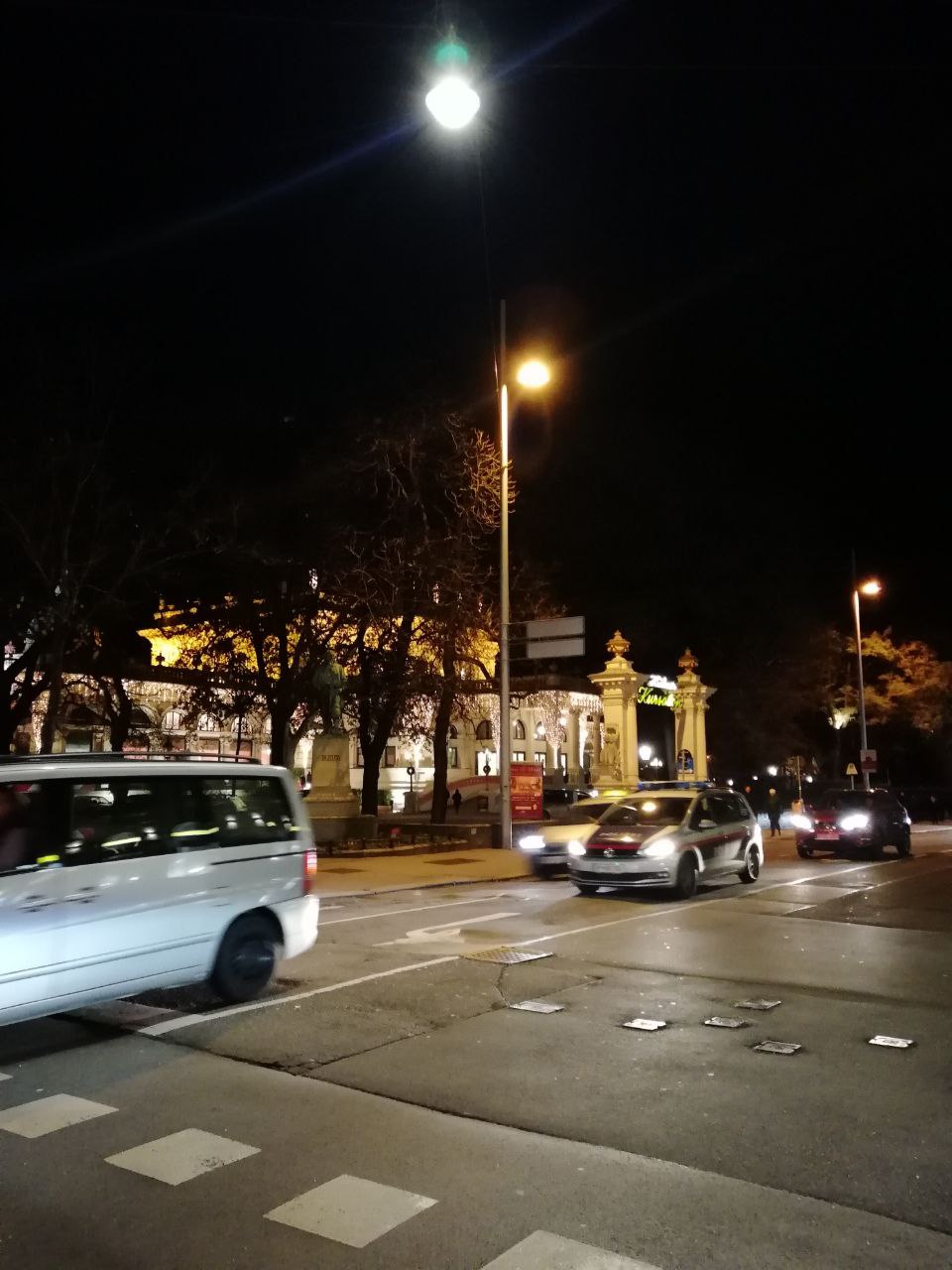 Рубрика "зарубежный дизайн"
Гранта МБА хватило на учёбу, и даже осталось на поездку на недельный семинар в Австрии | Сетка — социальная сеть от hh.ru