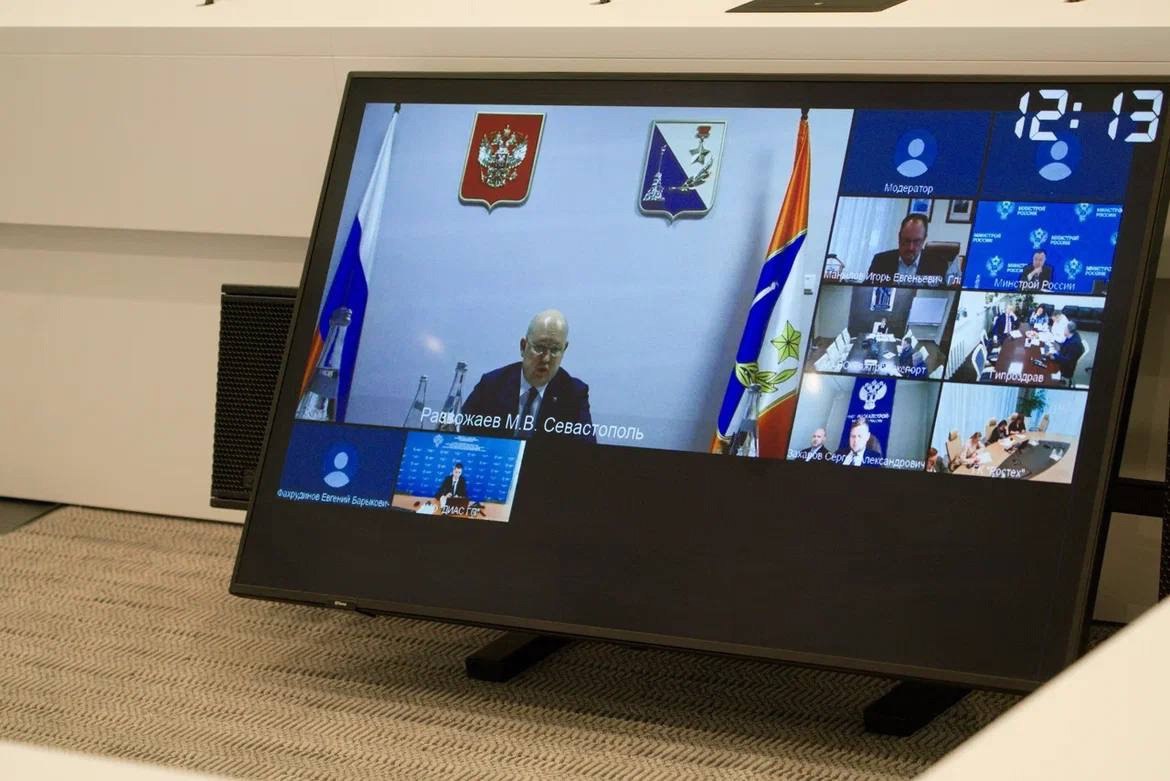 Глава Минстроя России Ирек Файзуллин провел совещание по вопросам реализации социальных объектов на территории Севастополя
В совещании принял участие губернатор города Севастополь Михаил Развожаев | Сетка — социальная сеть от hh.ru