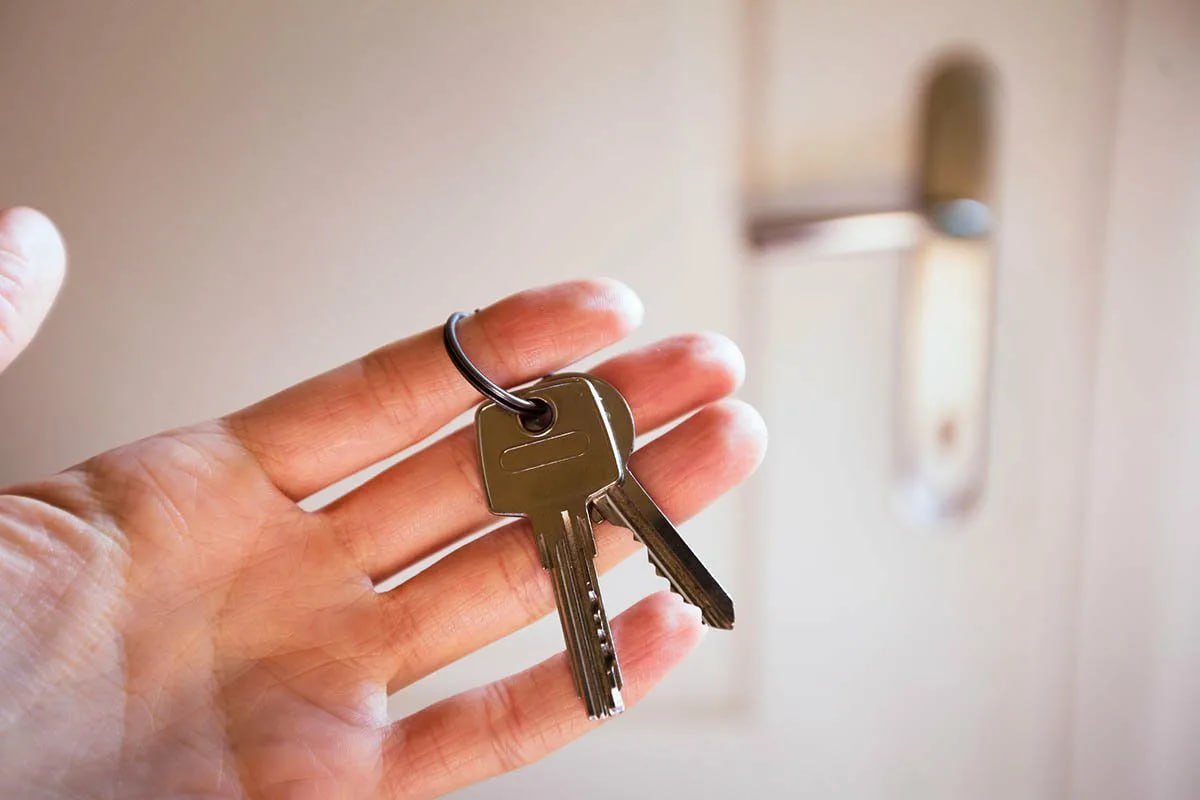🏠190 детей-сирот обеспечат жильем на Ставрополье
В этом году в бюджете края предусмотрено 513 млн рублей. Из них 276 млн направят на покупку квартир, а 236 — на жилищные сертификаты | Сетка — социальная сеть от hh.ru