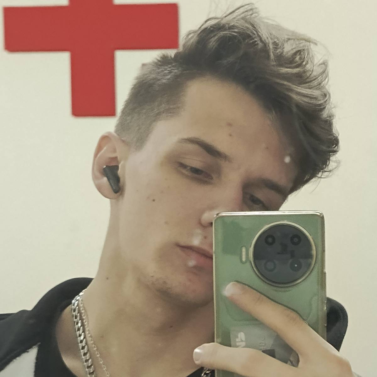 Артем Иванов