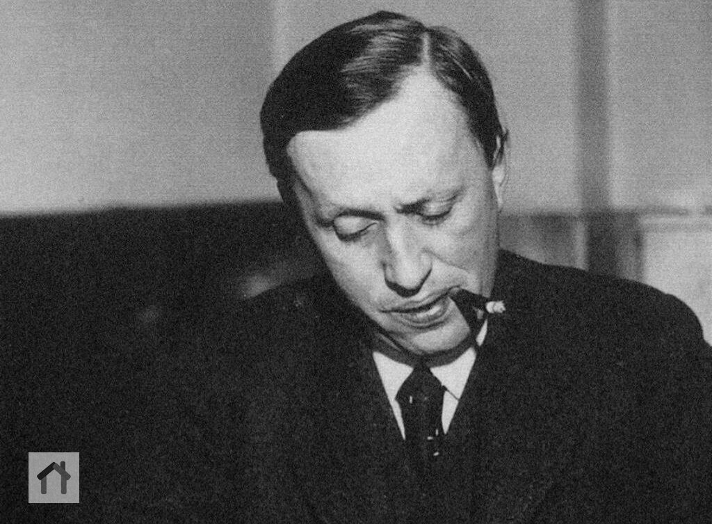 Критиковать — значит объяснять, как сделал бы я, если бы умел.
Карел Чапек | Сетка — социальная сеть от hh.ru