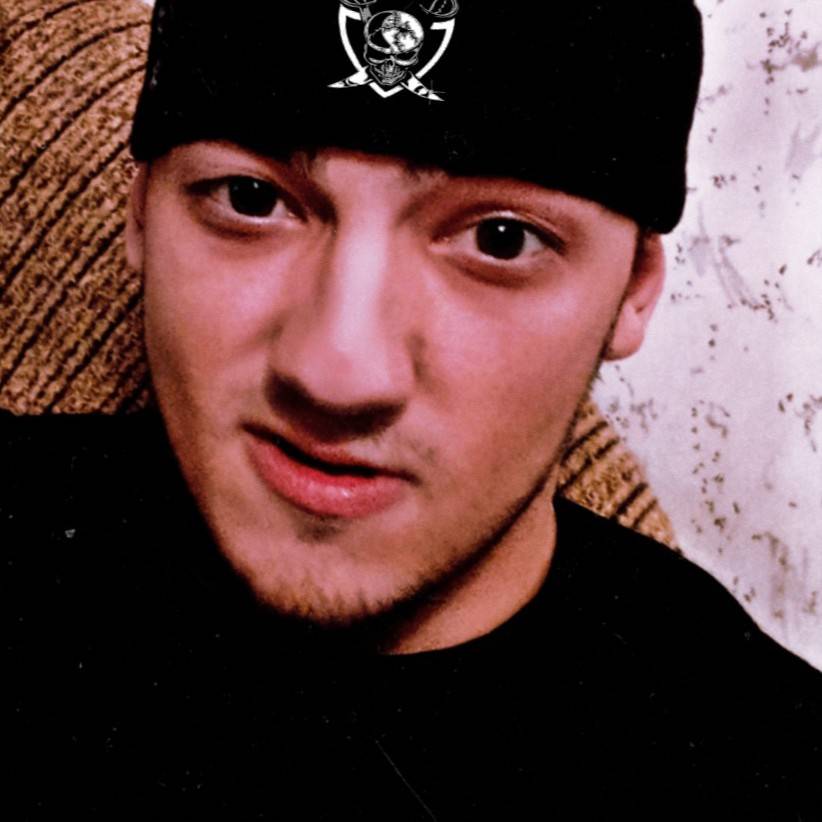 Денис Васютин