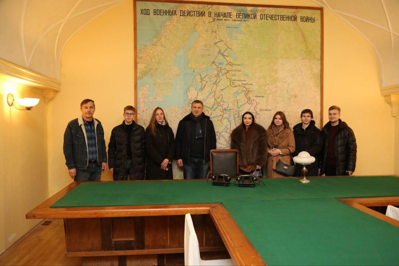 65 метров под землёй…
В продолжение неформального общения с Главой Самары Иваном Носковым в день российского студенчества активисты Ассоциации региональной молодёжи посетили совместно с командой мэра ... | Сетка — социальная сеть от hh.ru