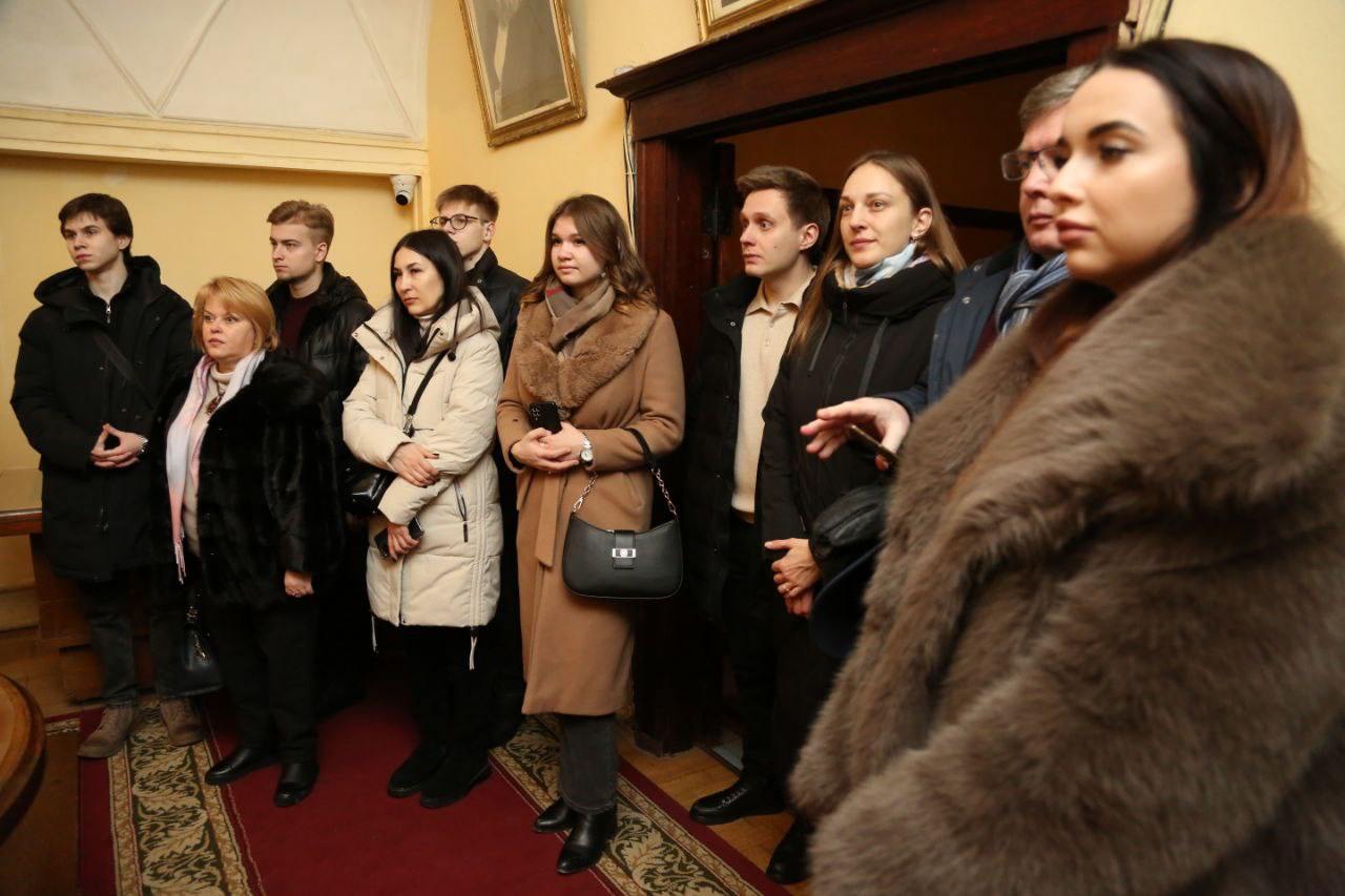 65 метров под землёй…
В продолжение неформального общения с Главой Самары Иваном Носковым в день российского студенчества активисты Ассоциации региональной молодёжи посетили совместно с командой мэра ... | Сетка — социальная сеть от hh.ru