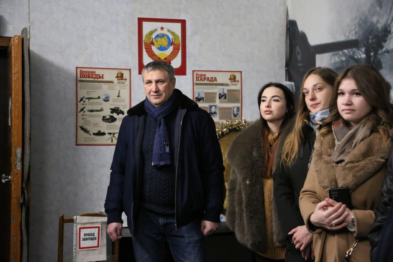 65 метров под землёй…
В продолжение неформального общения с Главой Самары Иваном Носковым в день российского студенчества активисты Ассоциации региональной молодёжи посетили совместно с командой мэра ... | Сетка — социальная сеть от hh.ru