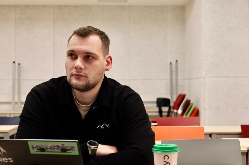 🔐 Кибербезопасность начинается с тебя!
Фишинговые сайты, слабые пароли, утечки данных — звучит тревожно? Вчера на Мастер-классе по личной кибербезопасности наши студенты разобрались, как не стать жерт... | Сетка — социальная сеть от hh.ru