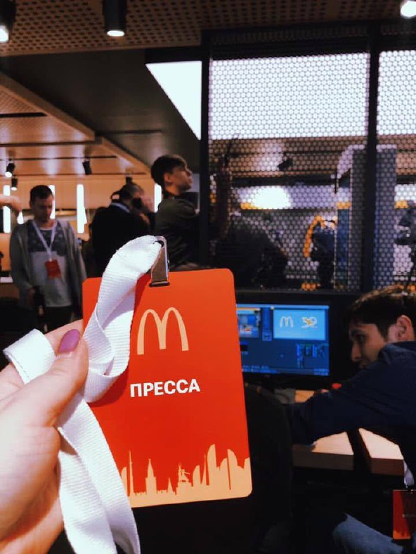 В моем портфолио есть один проект, который когда-то заполнил все мое сердце, дважды
На этом проекте я быстрее всего росла, работала с невероятной командой, сталкивалась с сумасшедшими вызовами и пищал... | Сетка — социальная сеть от hh.ru