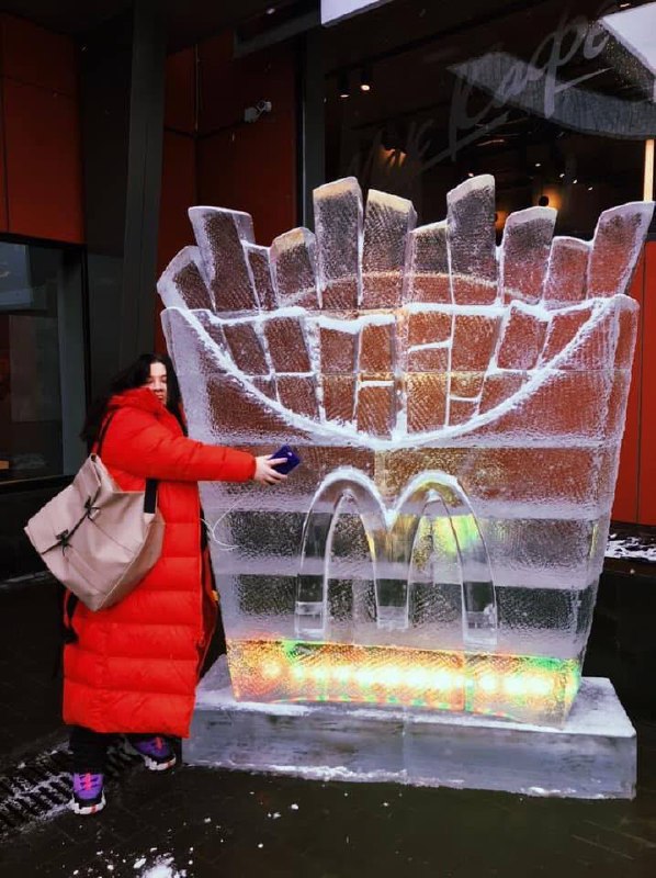 В моем портфолио есть один проект, который когда-то заполнил все мое сердце, дважды
На этом проекте я быстрее всего росла, работала с невероятной командой, сталкивалась с сумасшедшими вызовами и пищал... | Сетка — социальная сеть от hh.ru