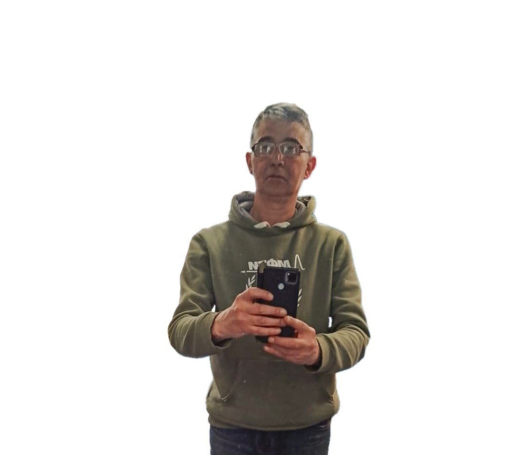 Всем привет!
Представляю две нейросети, которые удаляют фон с фотографии. Как мне кажется, они примерно одинаковы.
https://acetone.ai/
https://www.turbotext.ru/photoai/create/removebackg. | Сетка — социальная сеть от hh.ru