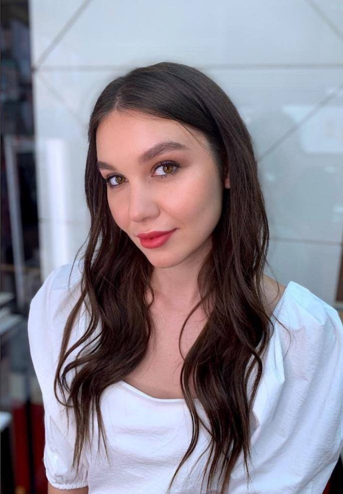 Анна Дёкина