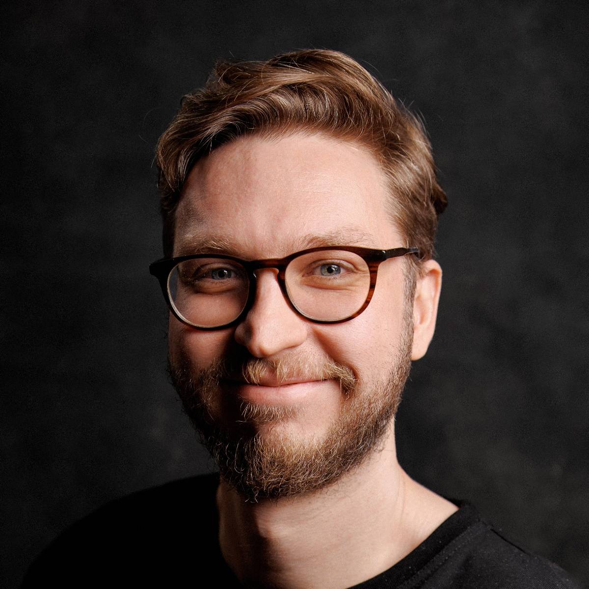 Ден делает дизайн