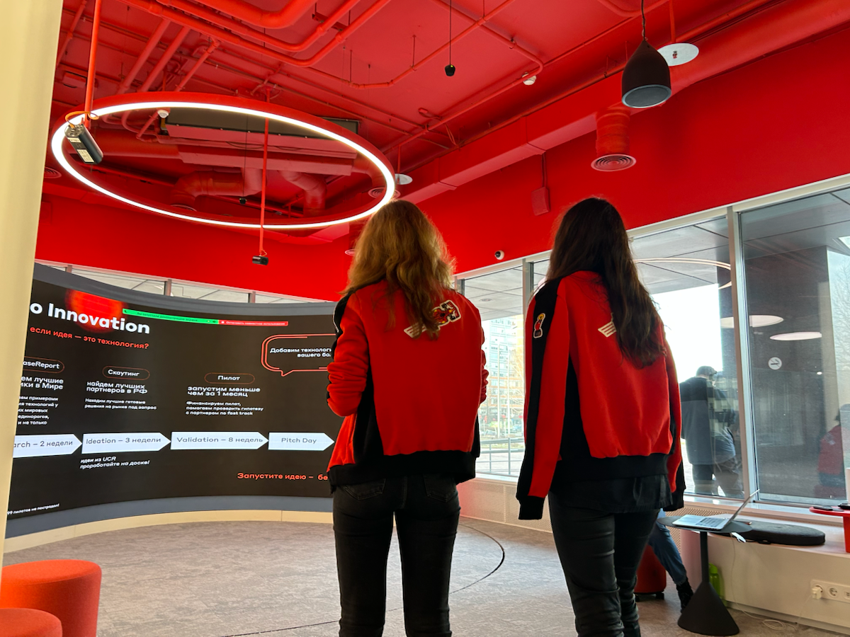 Гонки
Сегодня дали старт четвертому заезду Alfa Up: гоночному фаст-треку для поиска и запуска дизрапт- идей, которые помогут переосмыслить и пересобрать продукты в банке | Сетка — социальная сеть от hh.ru